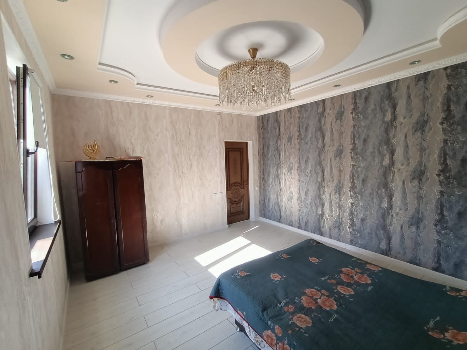 Продается 2 дома ,на одном участке