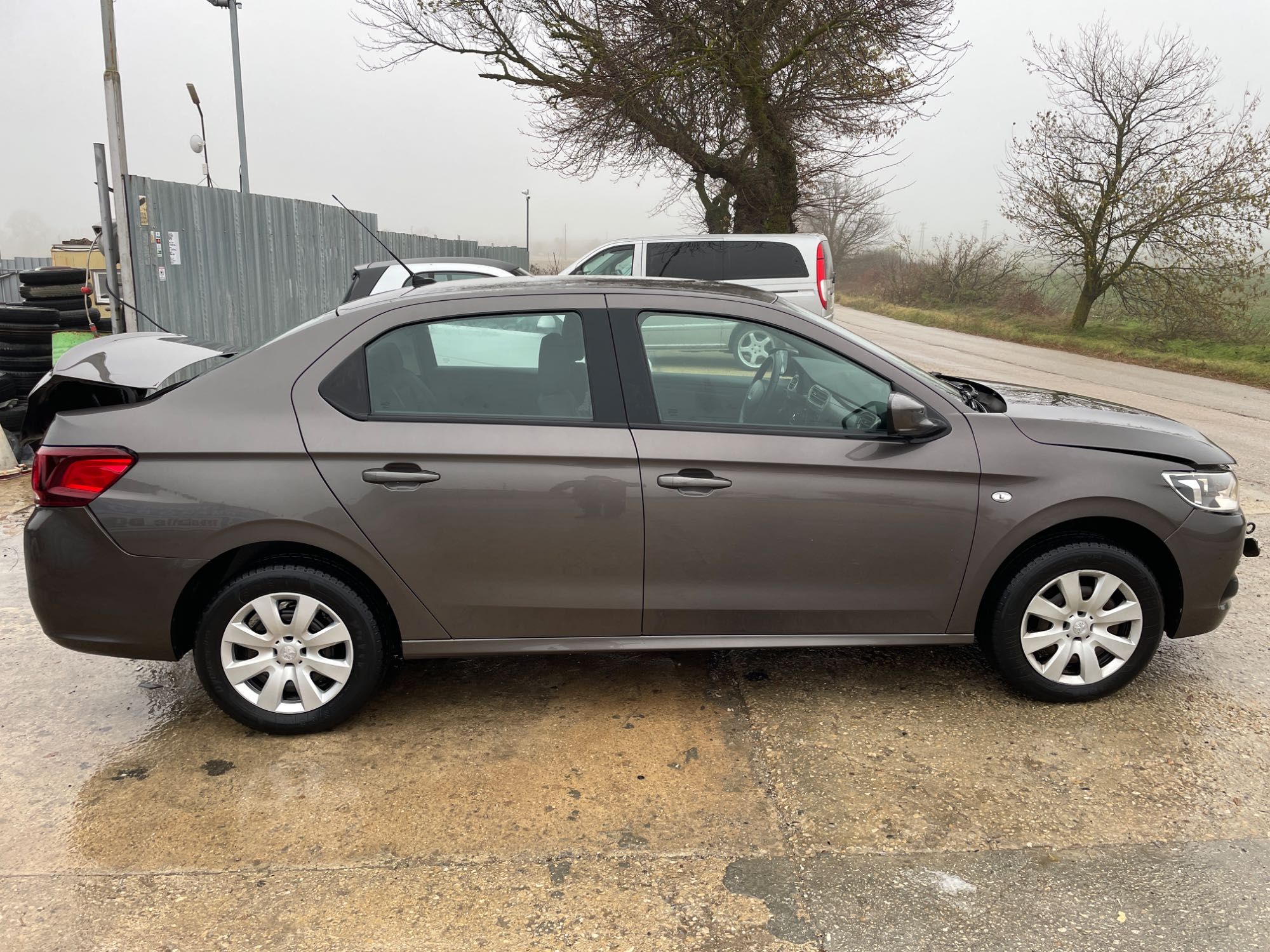 Peugeot 301, 1.5 BlueHDI, 102 кс. двигател YHY  скоростна кутия STT