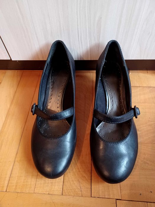 Clarks естествена кожа дамски обувки номер 40 нови