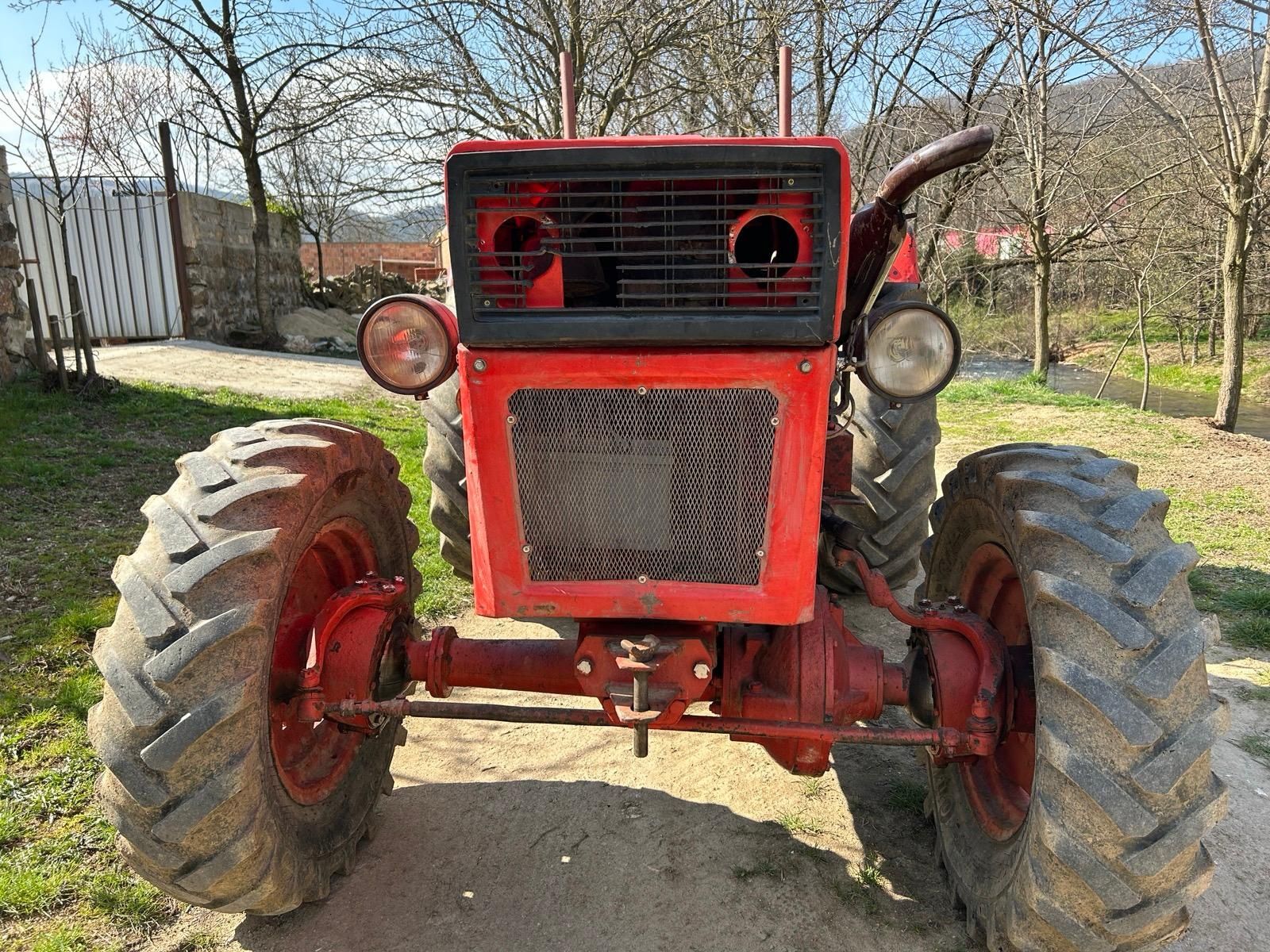 Vand tractor u 550 dubla tractiune