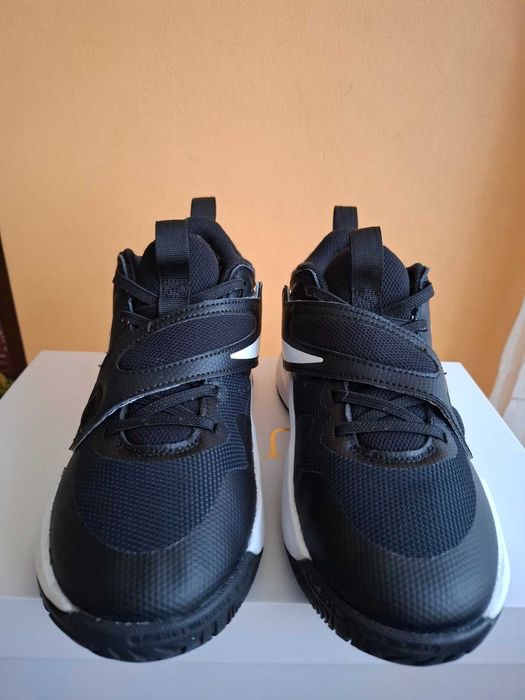 Детски маратонки Nike Team Hustle D 11