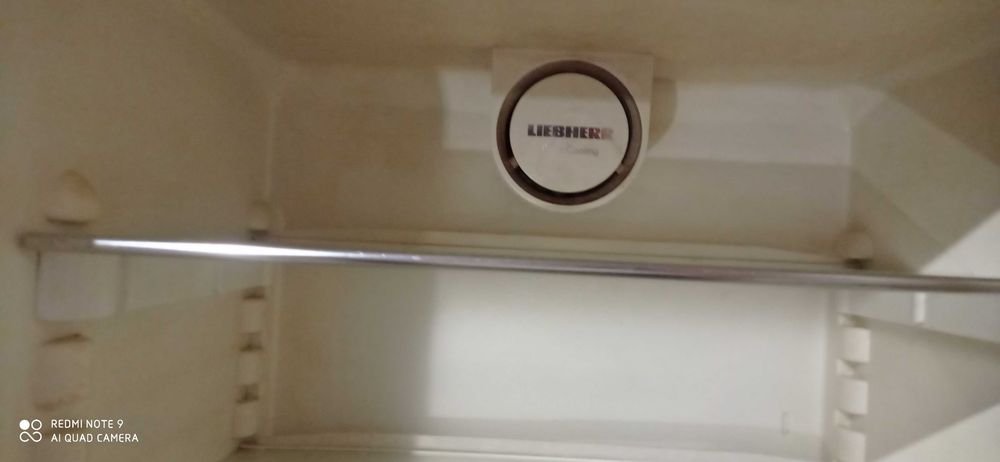 Продавам хладилник LIEBHERR модел  Comfort с горна камера
