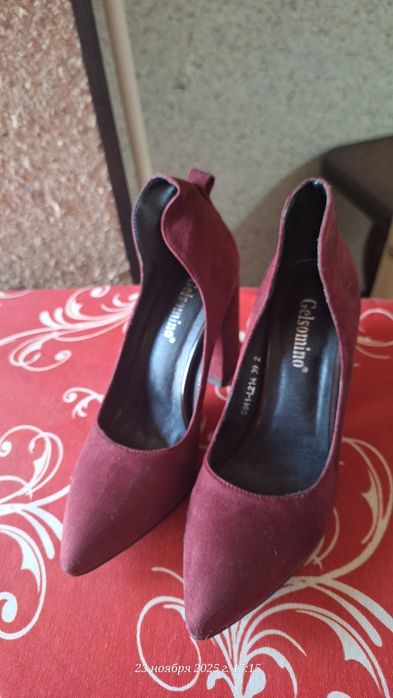 Продам Туфли  39 размер