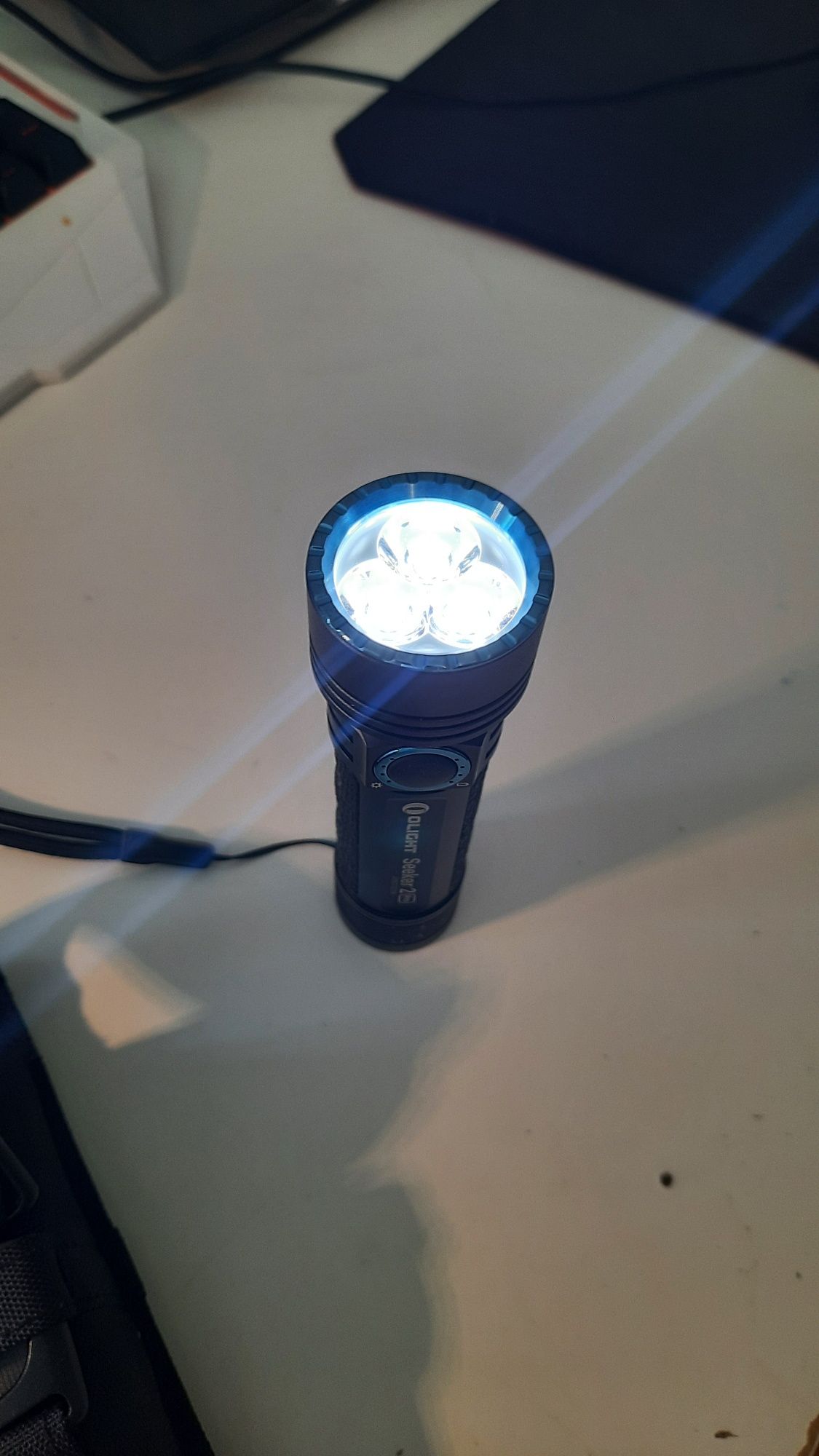 Lanternă Olight Seeker 2 PRO nouă in cutie