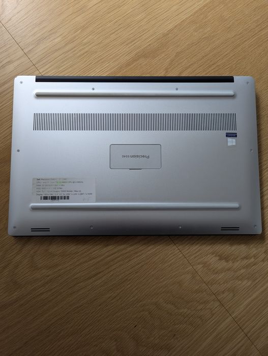 Dell 5540K i9-9880H 32 RAM nVidia 4GB