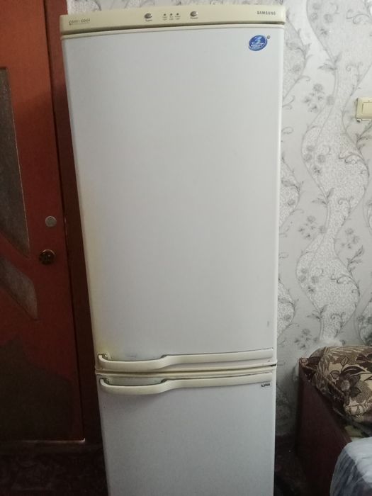 Холодильник двухкамерный