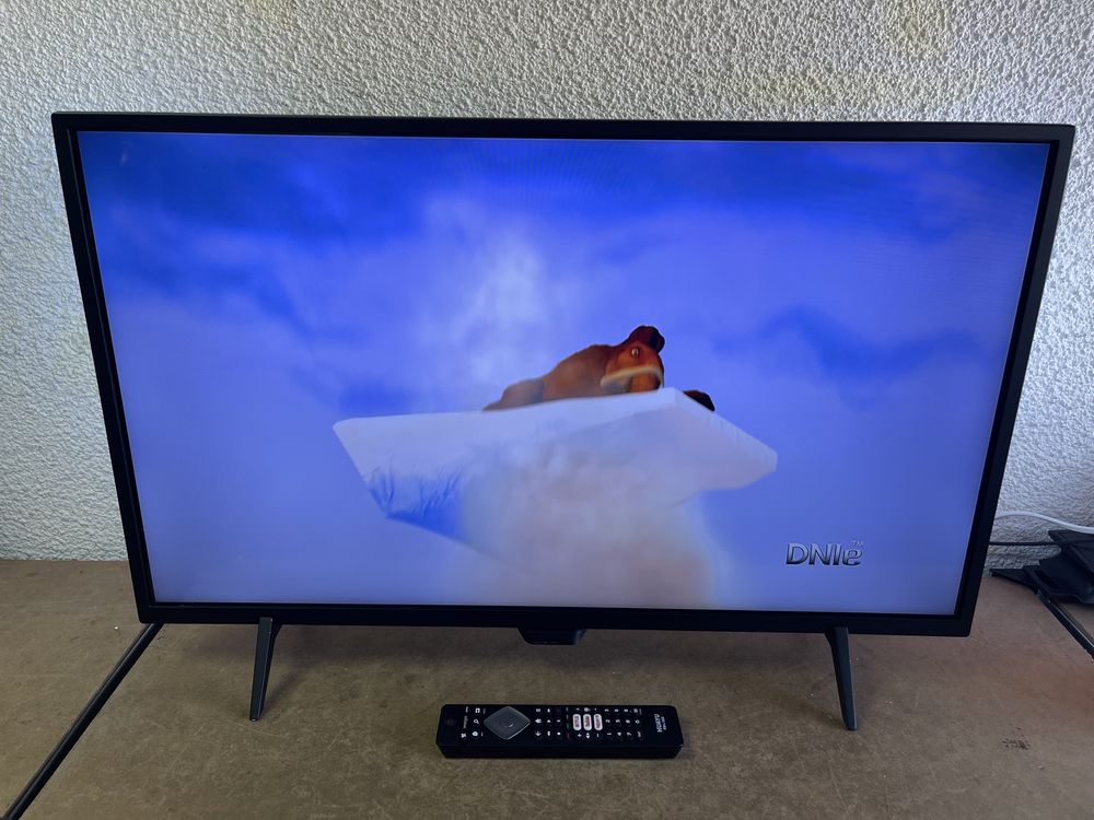 Телевизор PHILIPS Full HD LED 32“ Ambilight Android - 32PFS6402/12