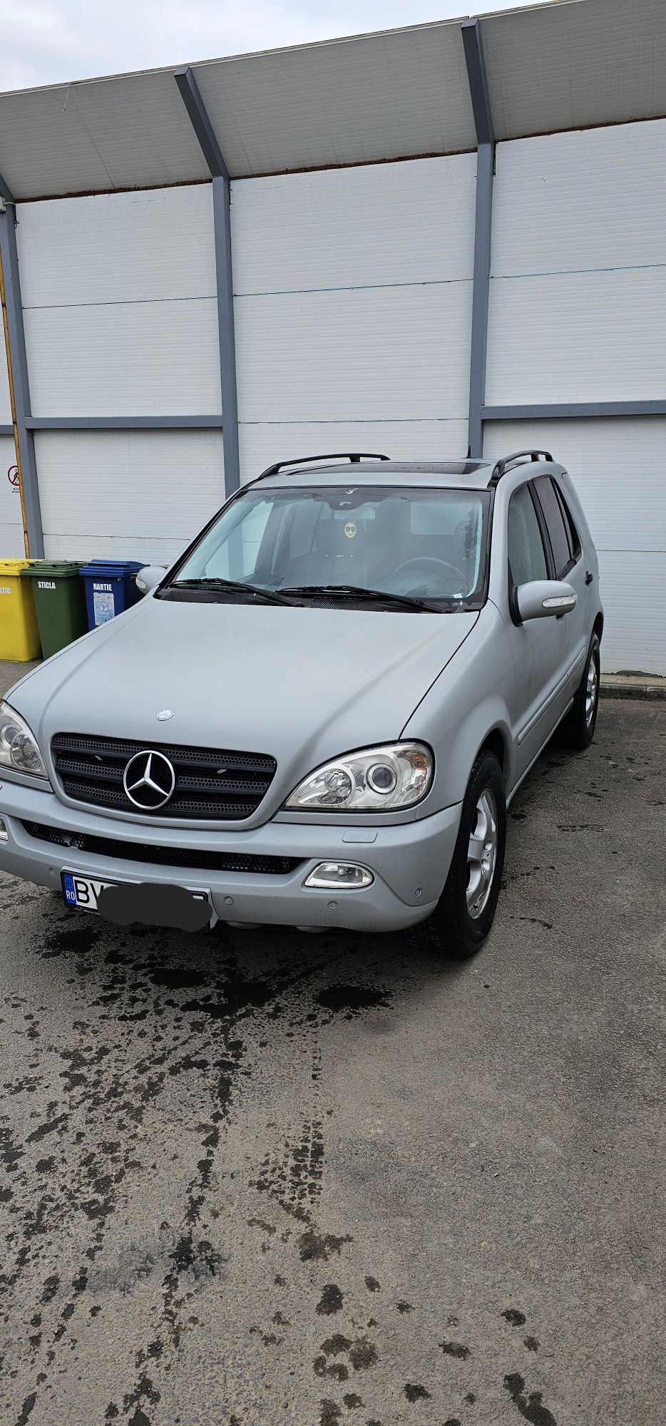 Vând Mercedes ML 270