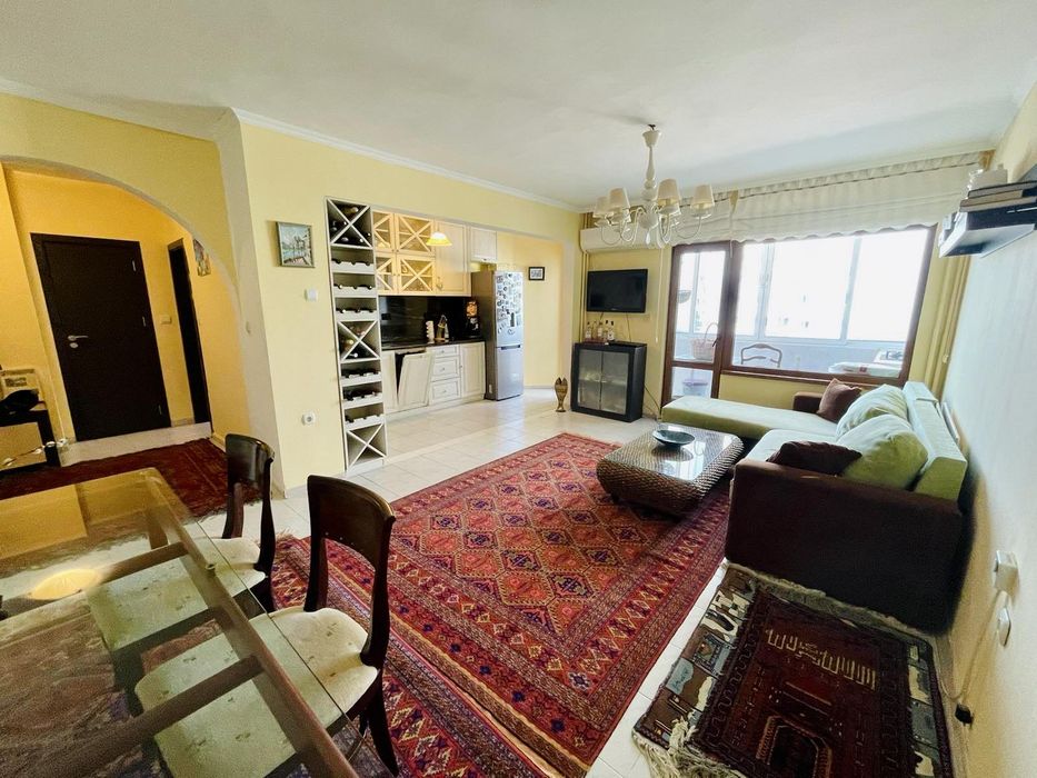 Дава се под наем Тристаен апартамент в Бургас, Лазур - 80 кв.м за 561 € - Снимка #2