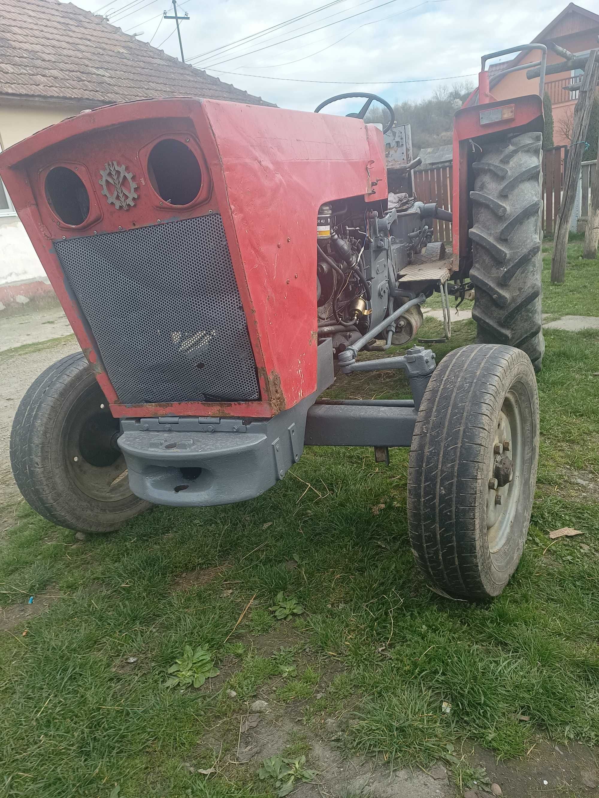 Vând tractor Kramer