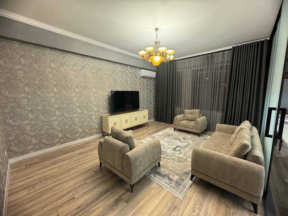 Аренда Ц-5 3 ком Центре Новостройка 1800уе