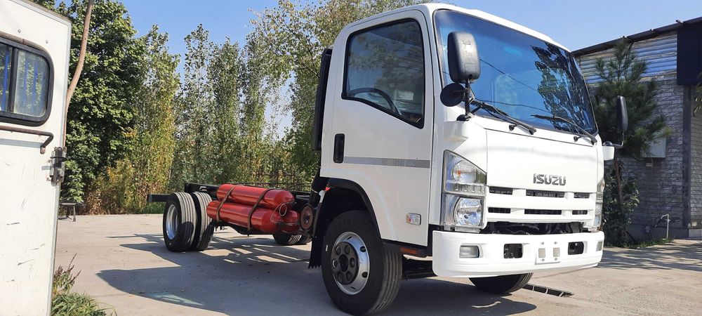 Isuzi самосвал сотилади