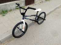 Bicicleta BMX , vând sau schimb