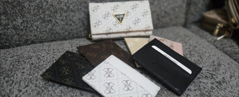 Клъч чанта Guess