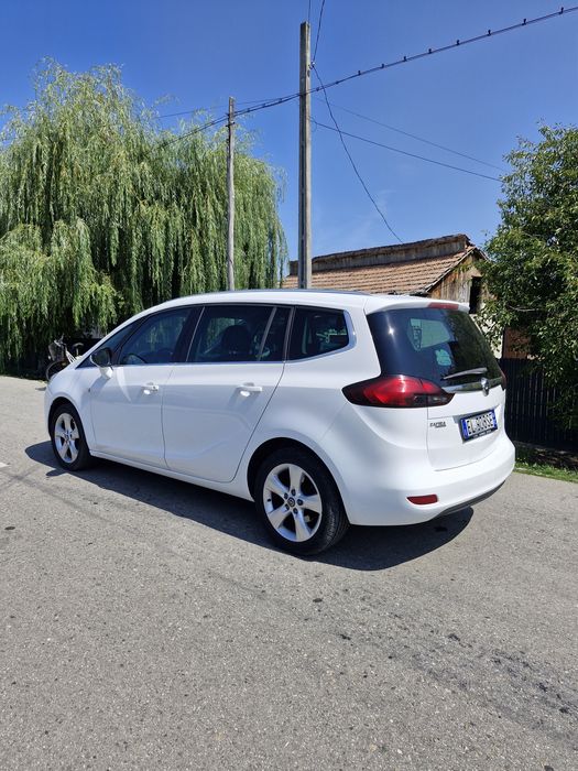 Oper Zafira Tourer