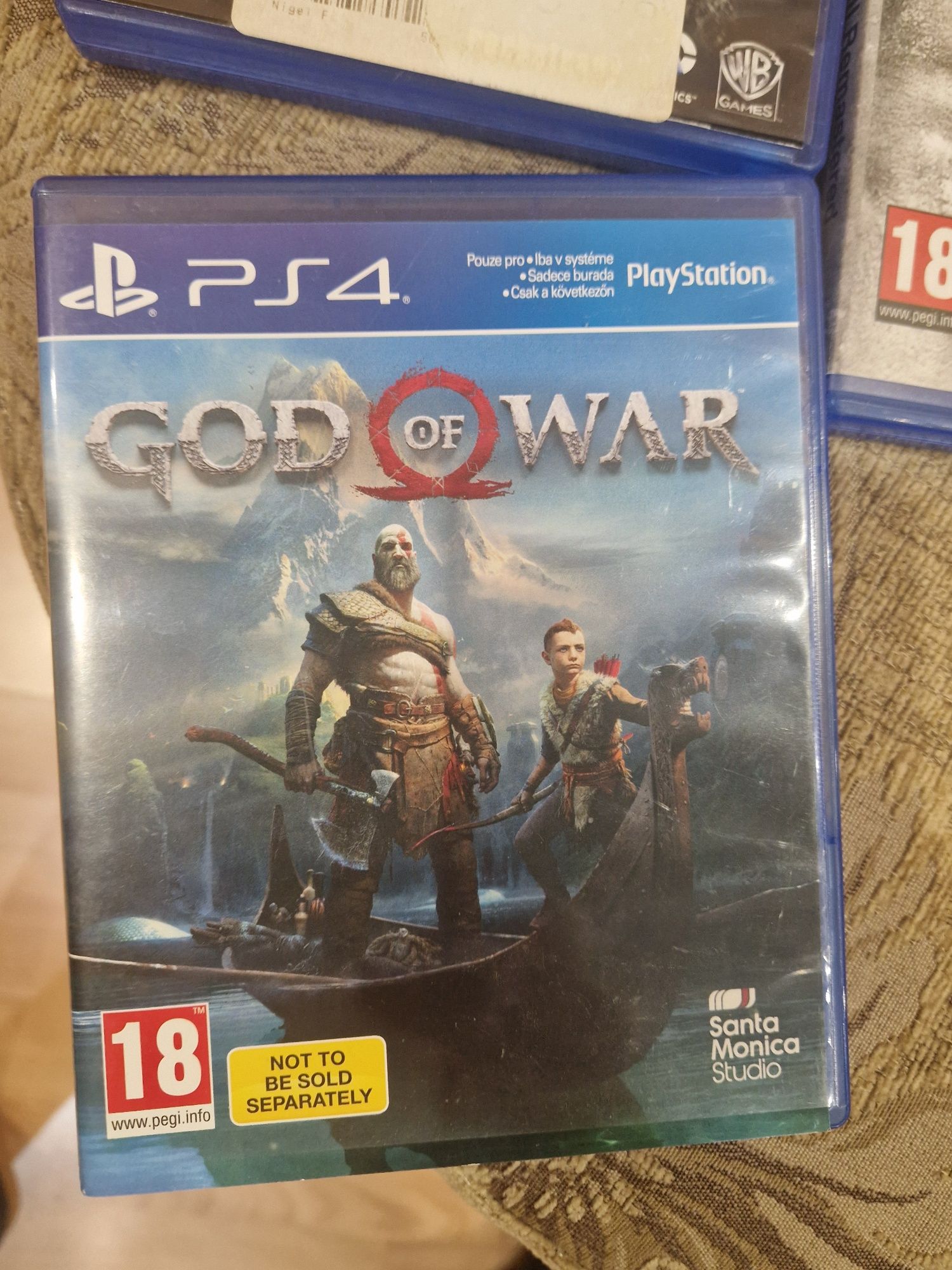 Ps4 pro 1TB + 5 игри