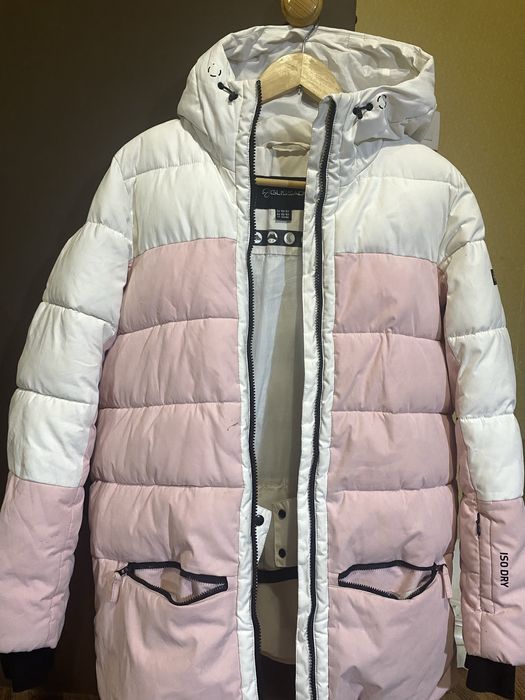 Зимняя спортивная куртка