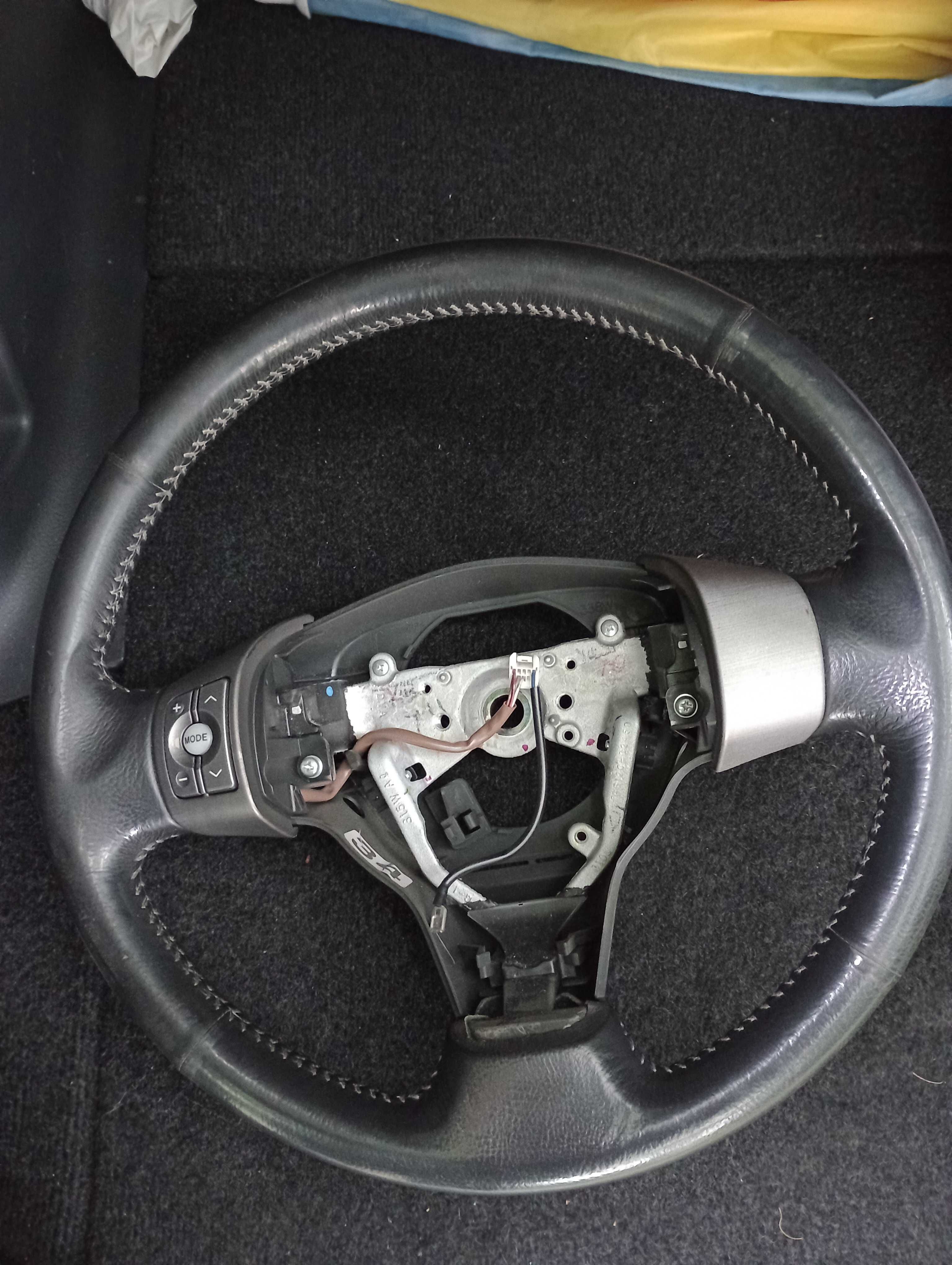 Волан Toyota rav4