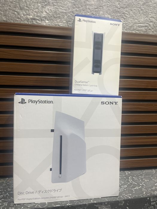 Дискавод и зарядка для джостиков новые запечатанные  для ps5