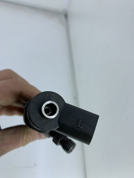 Dezmembrez Injector de pe BMW SERIA 1 E87 2004-2009