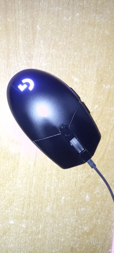 Мышь Logitech G102 Lightsync черный