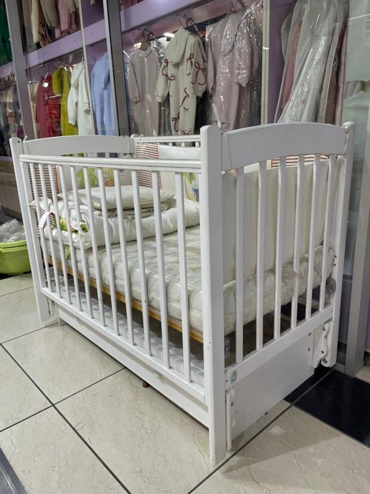 Манеж с матрасом и бортиком