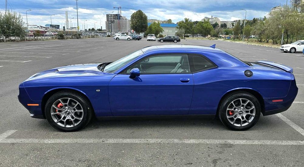 Dodge Challenger GT AWD