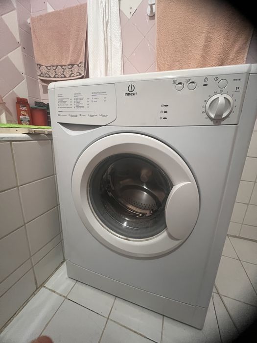 Продаётся стиральная машина indesit