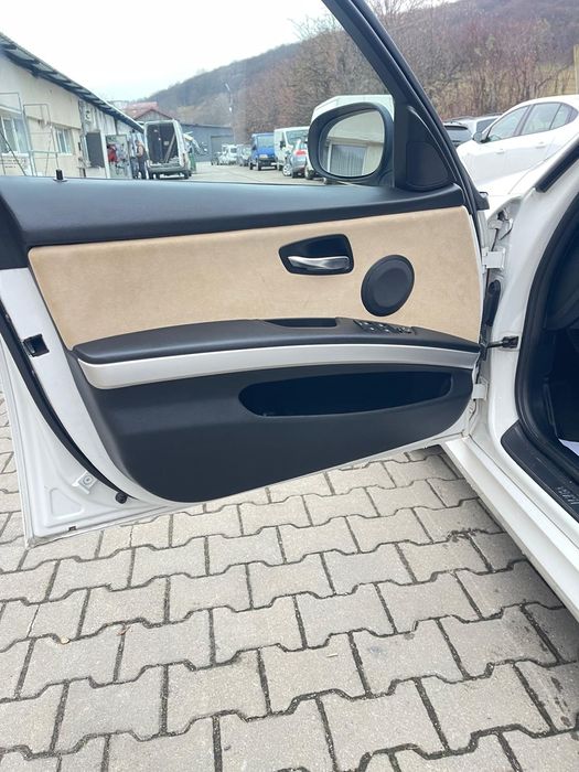 Vând Seria 3 Touring an 2012