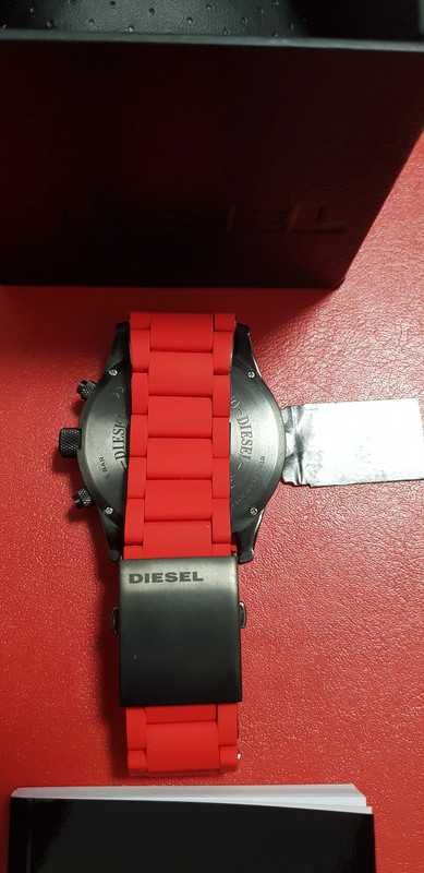 ceas de mână DIESEL ,rosu ,NOU