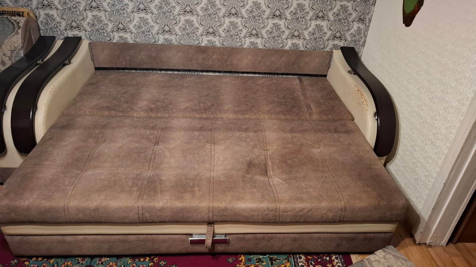 Продам диван 2.3 м