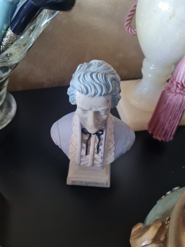 Mini bust vintage