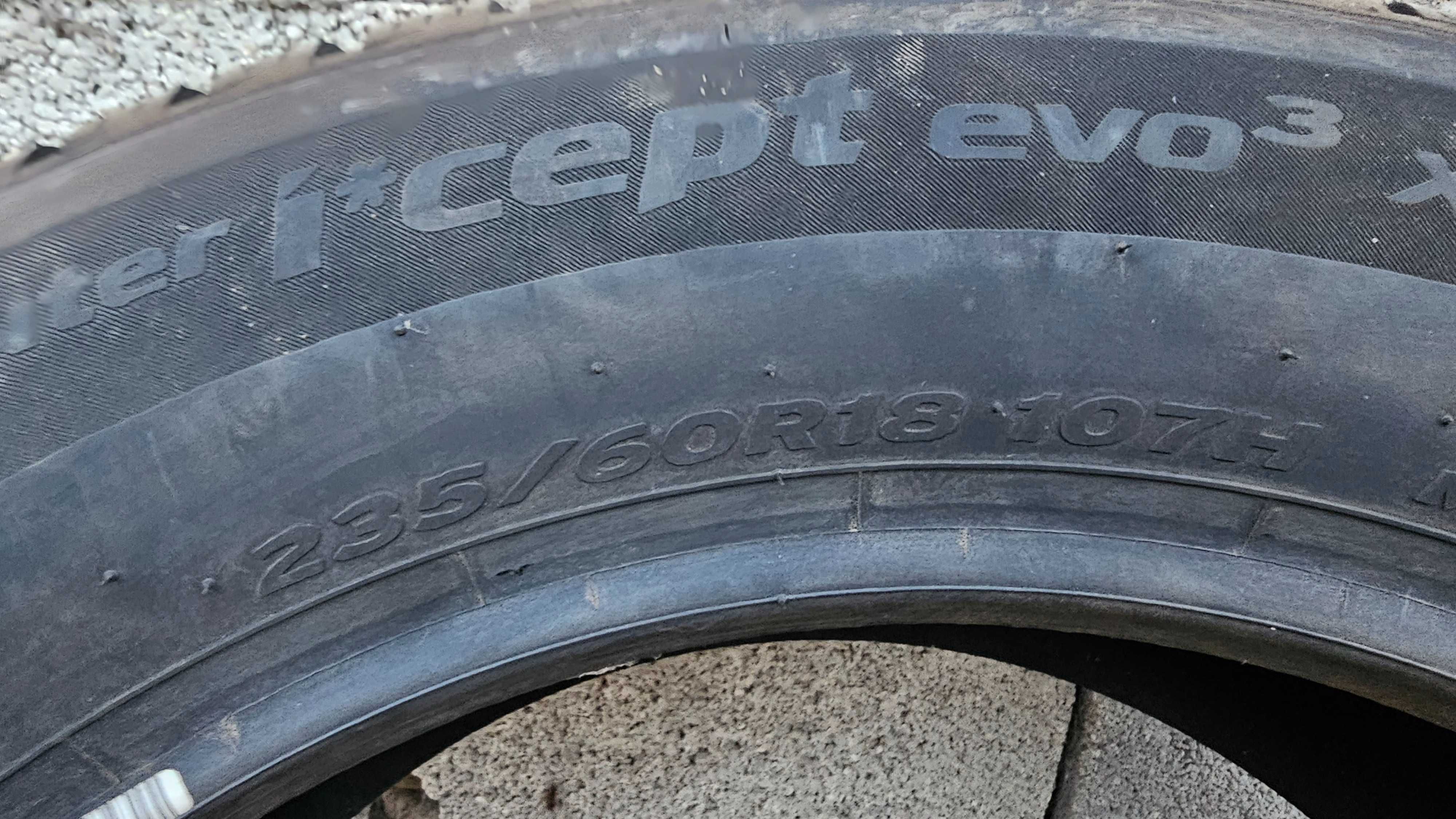 2бр. чисто нови 235/60/R18 зимни гуми Hankook