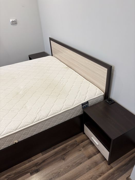 Спалня с нощни шкафчета