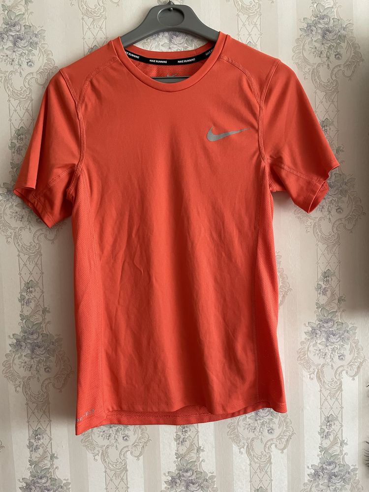 Tricou Nike corai XS