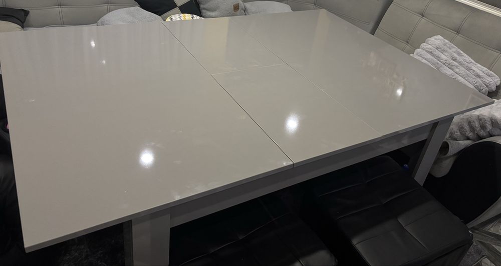 Голяма холна маса