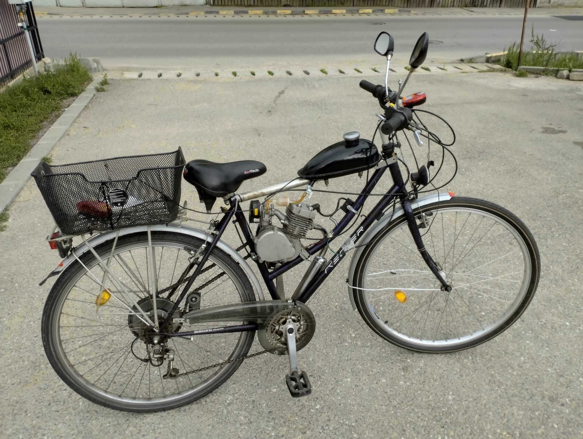 Bicicleta cu motor