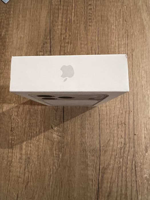 Продавам чисто нов неотварян iPhone 17 PRO 256GB сив