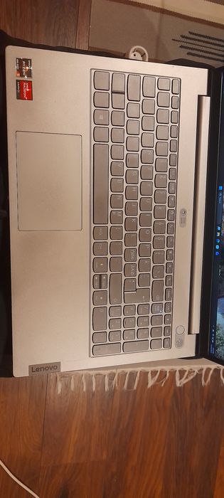 Lenovo Thinkbook AMD Ryzen5 16g rami