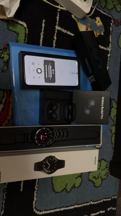 Samsung s22 plus 128gb , watch 4 classic 46mm , buds 2 pro