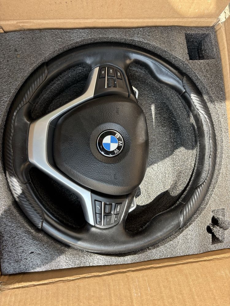 Продавам оригинален волан на bmw x5 f 15