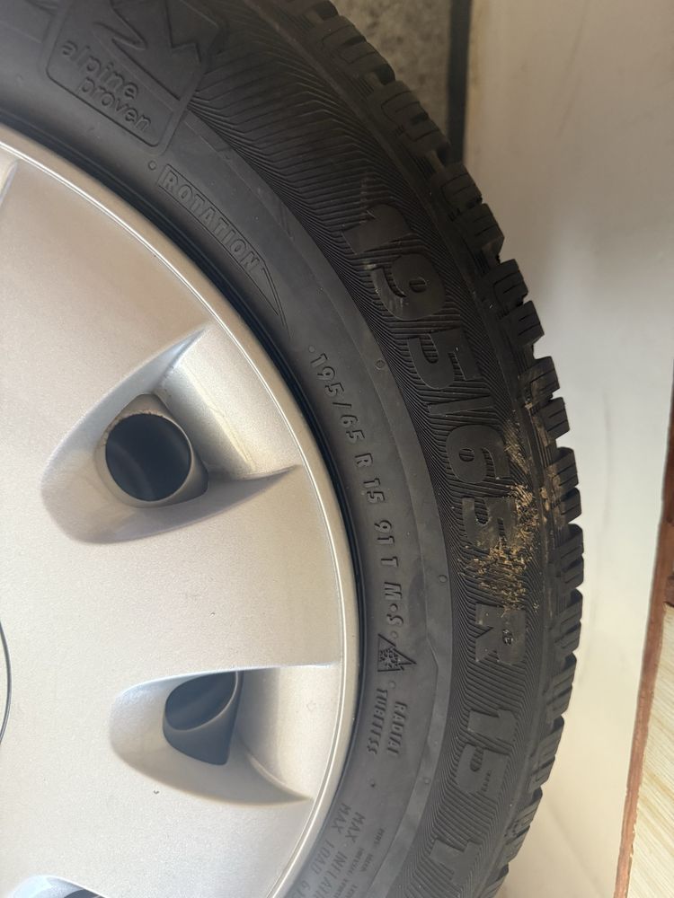 Джанти с гуми Semperit 195/65R15 + оригинални тасове
