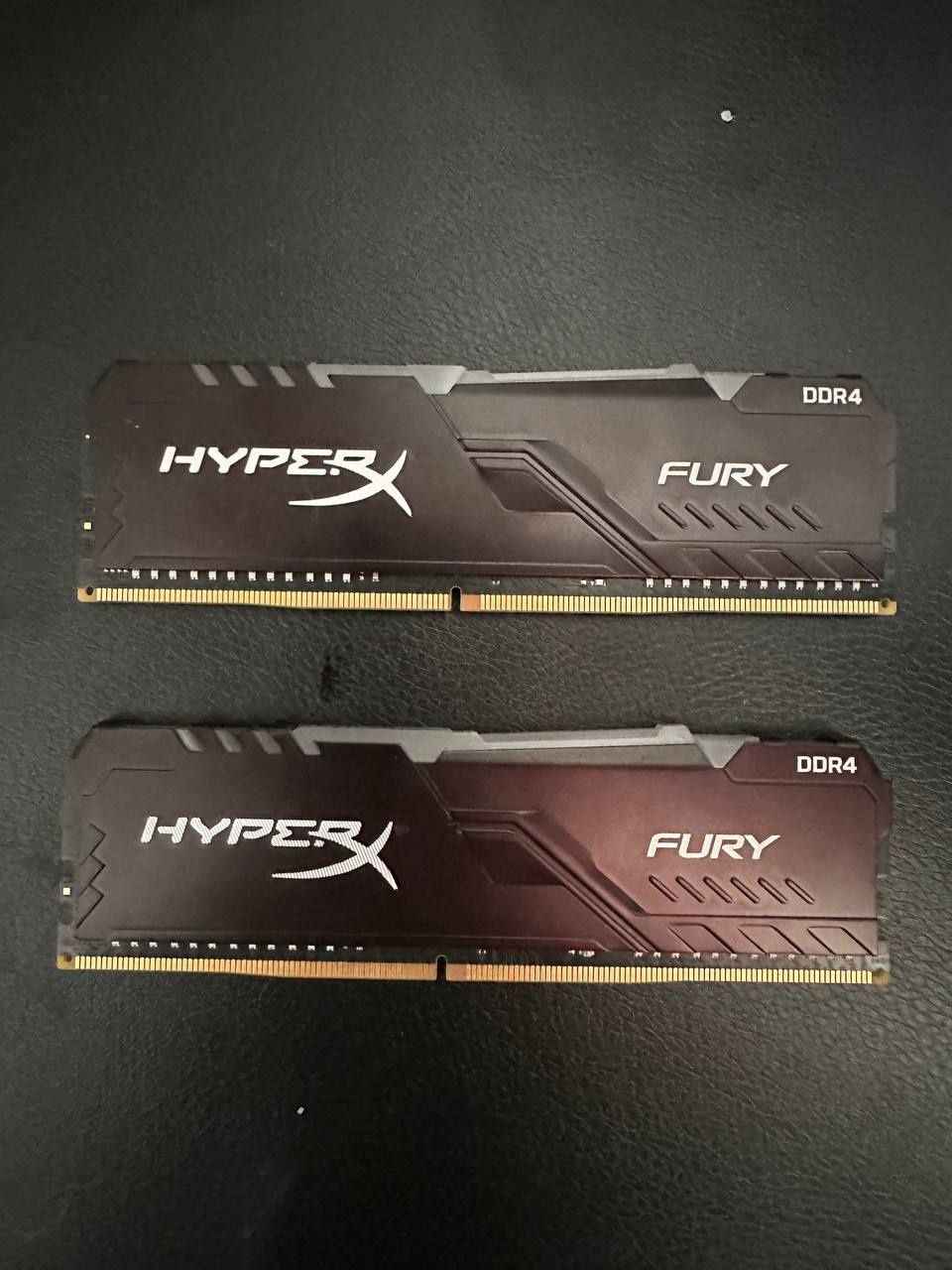 Продам оперативную память hyperx fury rgb ddr4 16gb 3000MHz