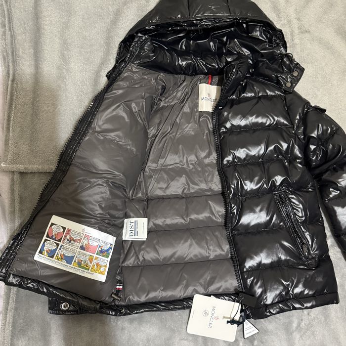 Moncler куртка новая