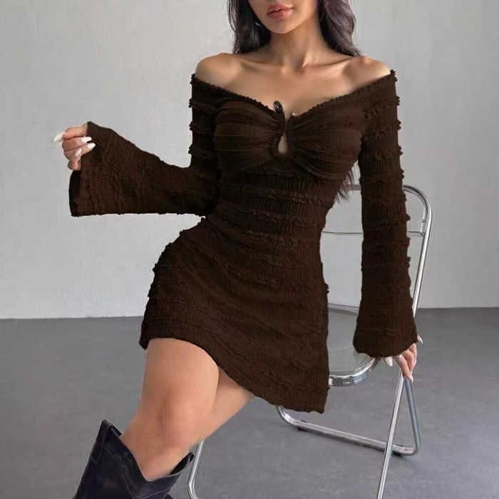 Елегантна рокля с камъни