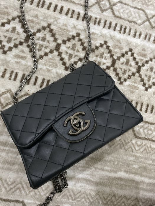 Дамски чанти черни и бежови