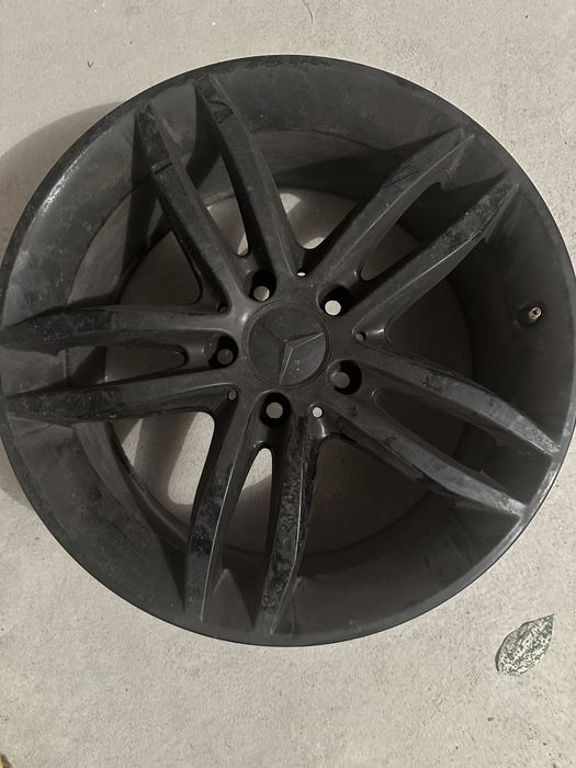 Vind jante Mercedes c220 în stare foarte buna , nu sunt zgîriate.