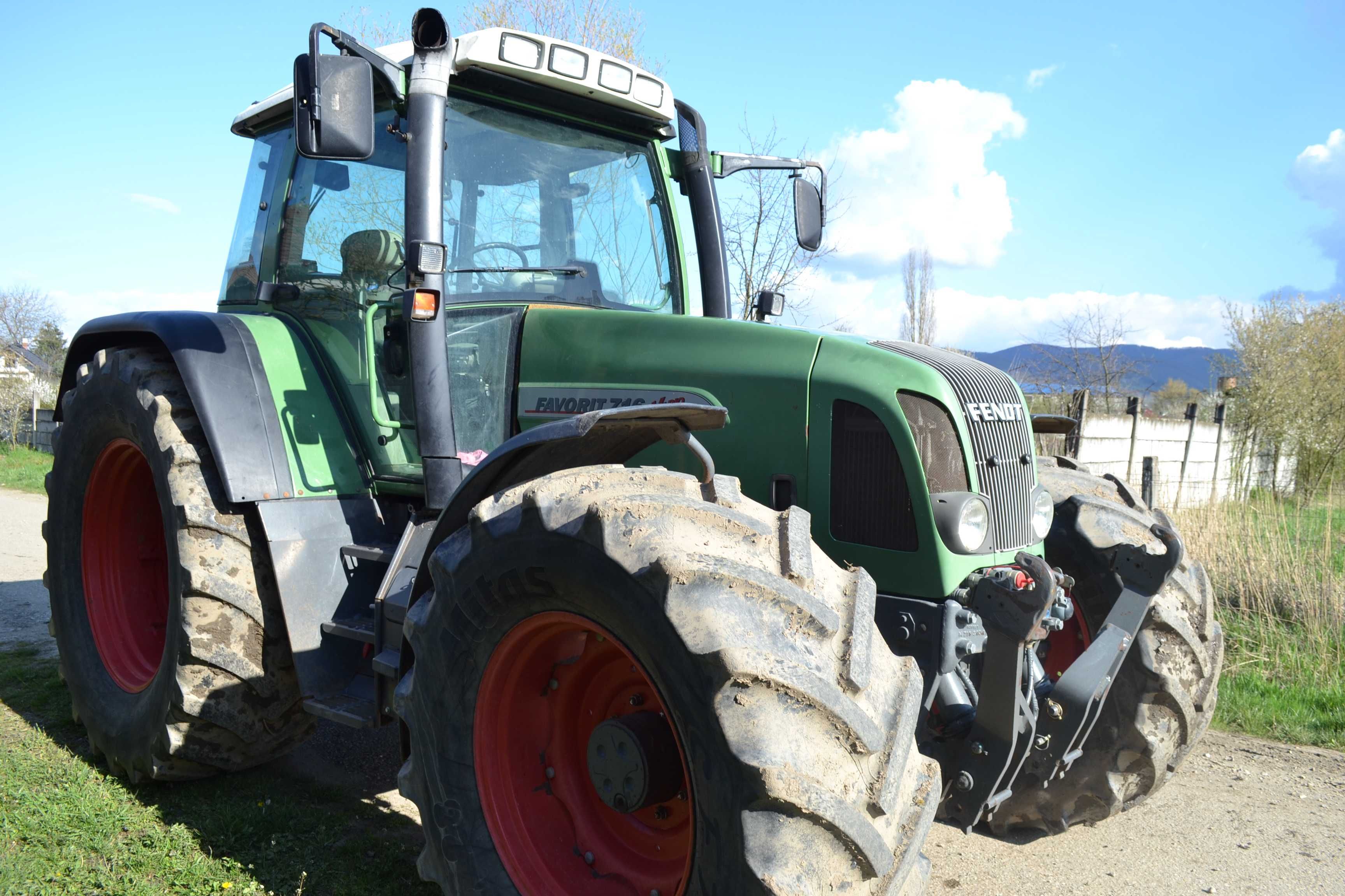 Tractor Fendt 716 Vario