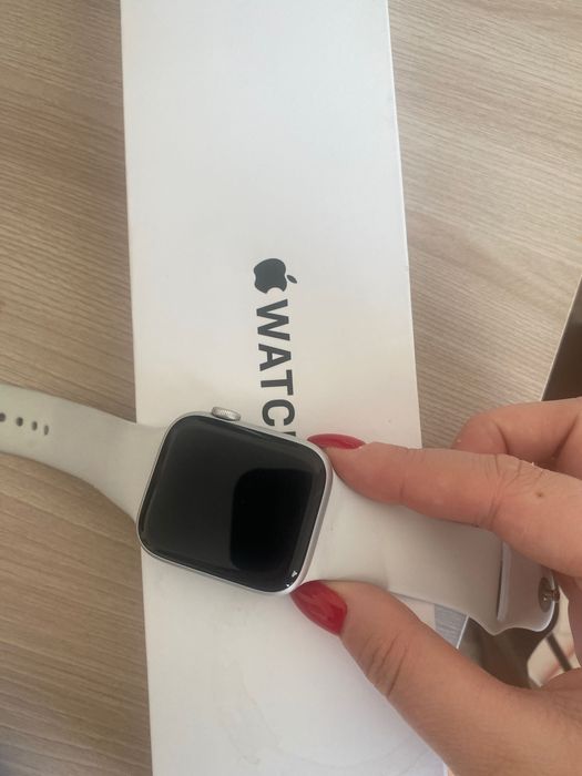 Apple Watch SE с гарантием