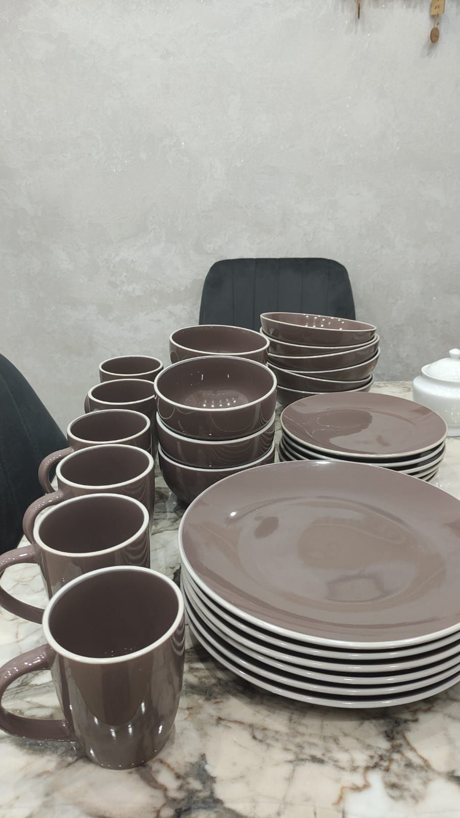 Продам новый в упаковке набор керамической посуды. 30 предметов.